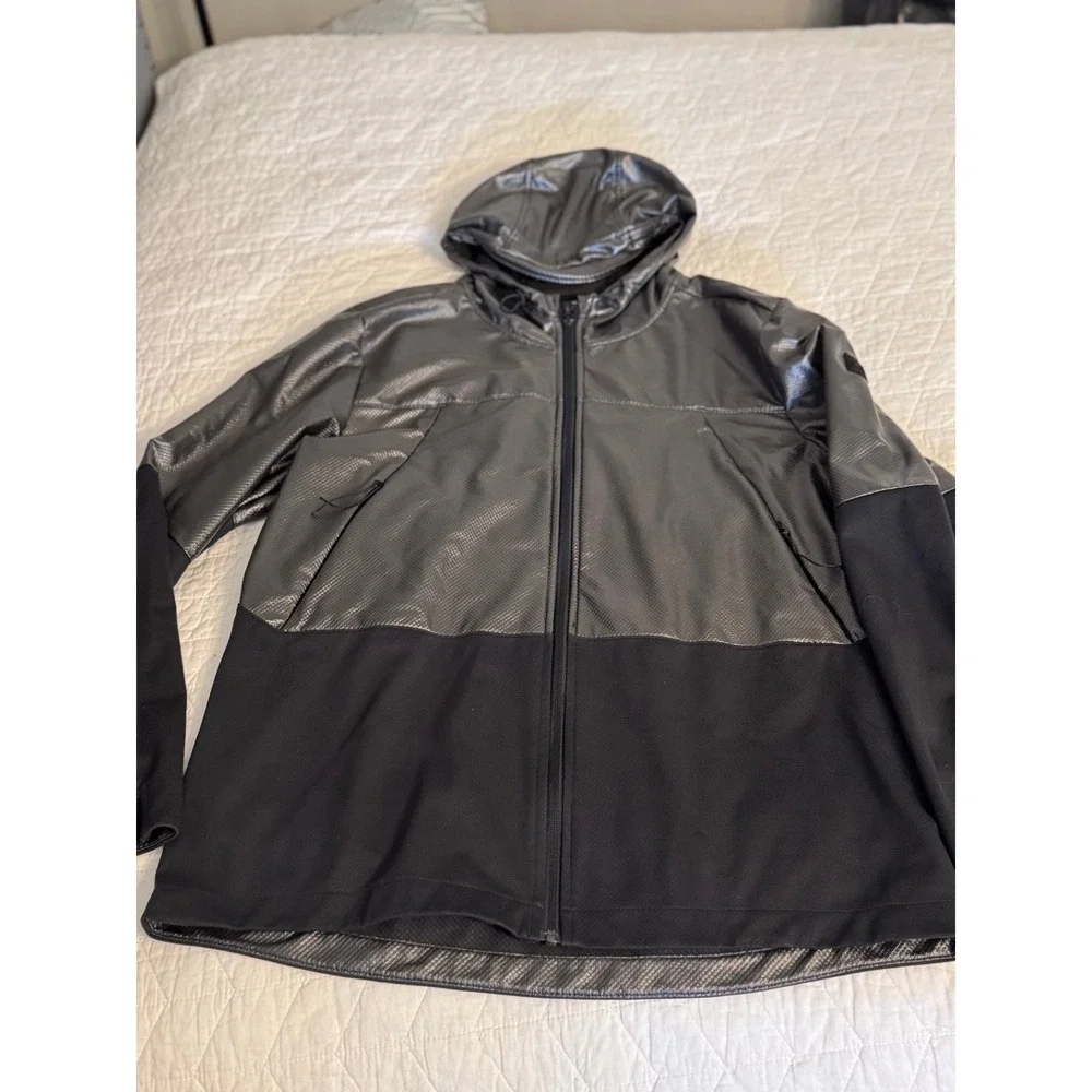 Like new Mens XL‎ Under Armour UA Unstoppable Storm swacket Hooded Jacket